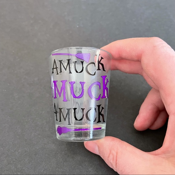 Disney HOCUS POCUS Amuck, Amuck, Amuck & More Sayings Set of 4 Shot Glasses NEW! - Picture 5 of 16